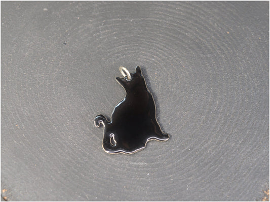 Colgantes de siluetas de gato Ada