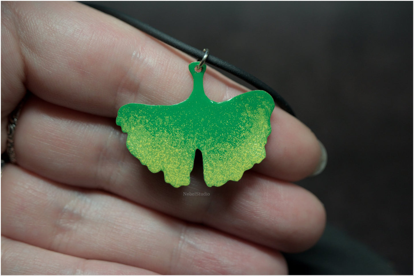 Colgante Hoja de ginkgo biloba Verde Esmaltado