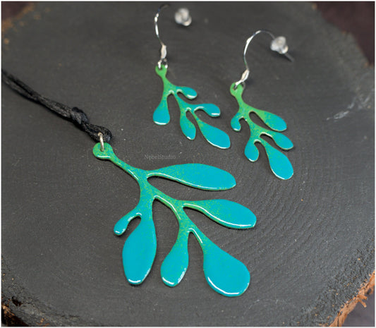 Ruda enameled pendant and earrings