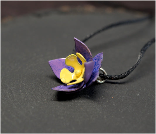 Colgante Flor de Loto azul