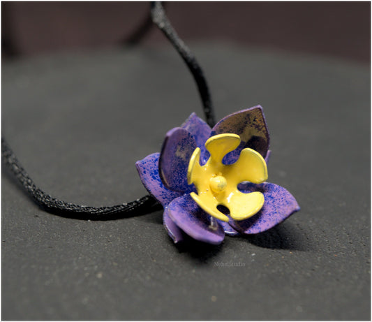 Colgante Flor de Loto azul