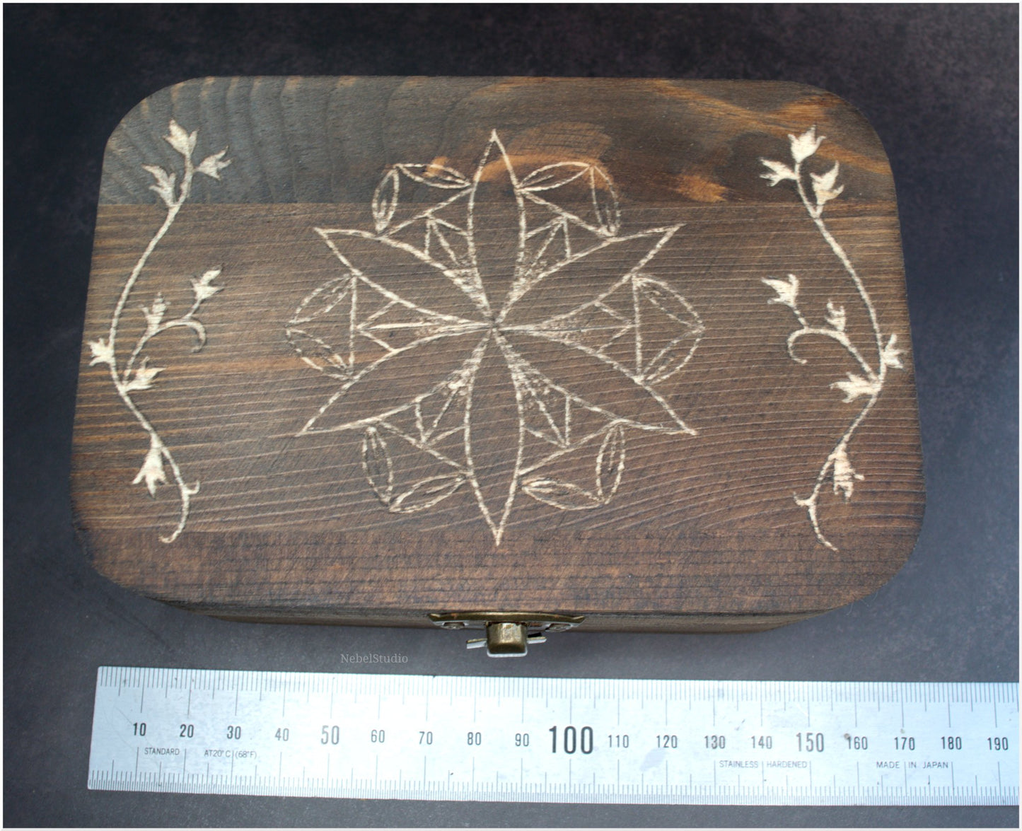 Caja de madera grabada- Modelo 1