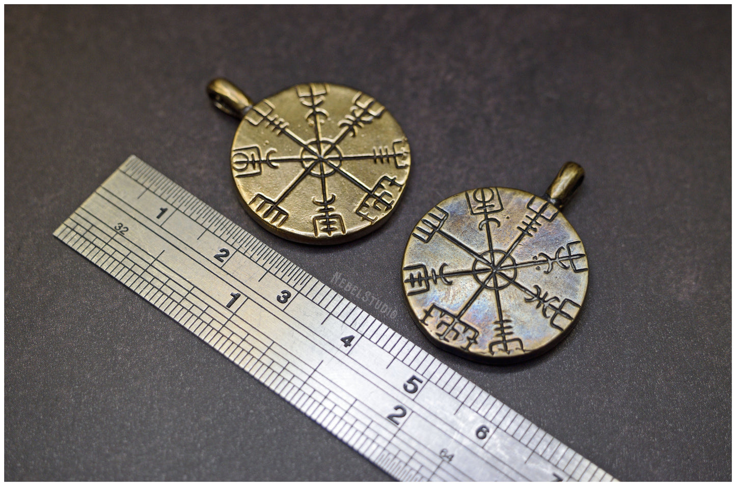 Colgante Vegsvisir bronce medidas