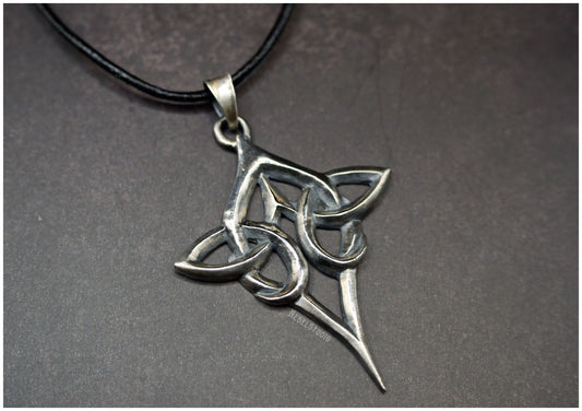 Colgante nudo entrelazado celta Scáthach grande plata