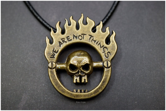 Colgante Furiosa We are not things tributo bronce frente