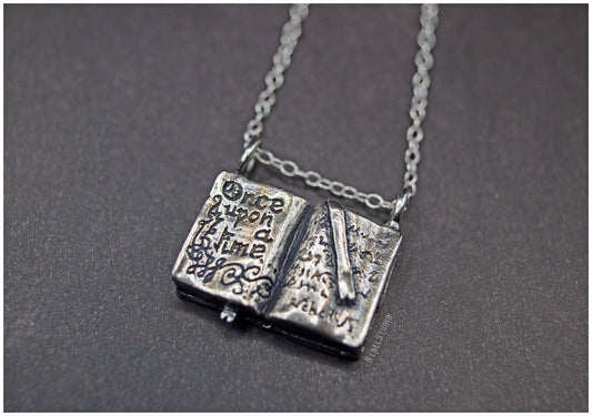 Colgante Libro Érase una vez plata