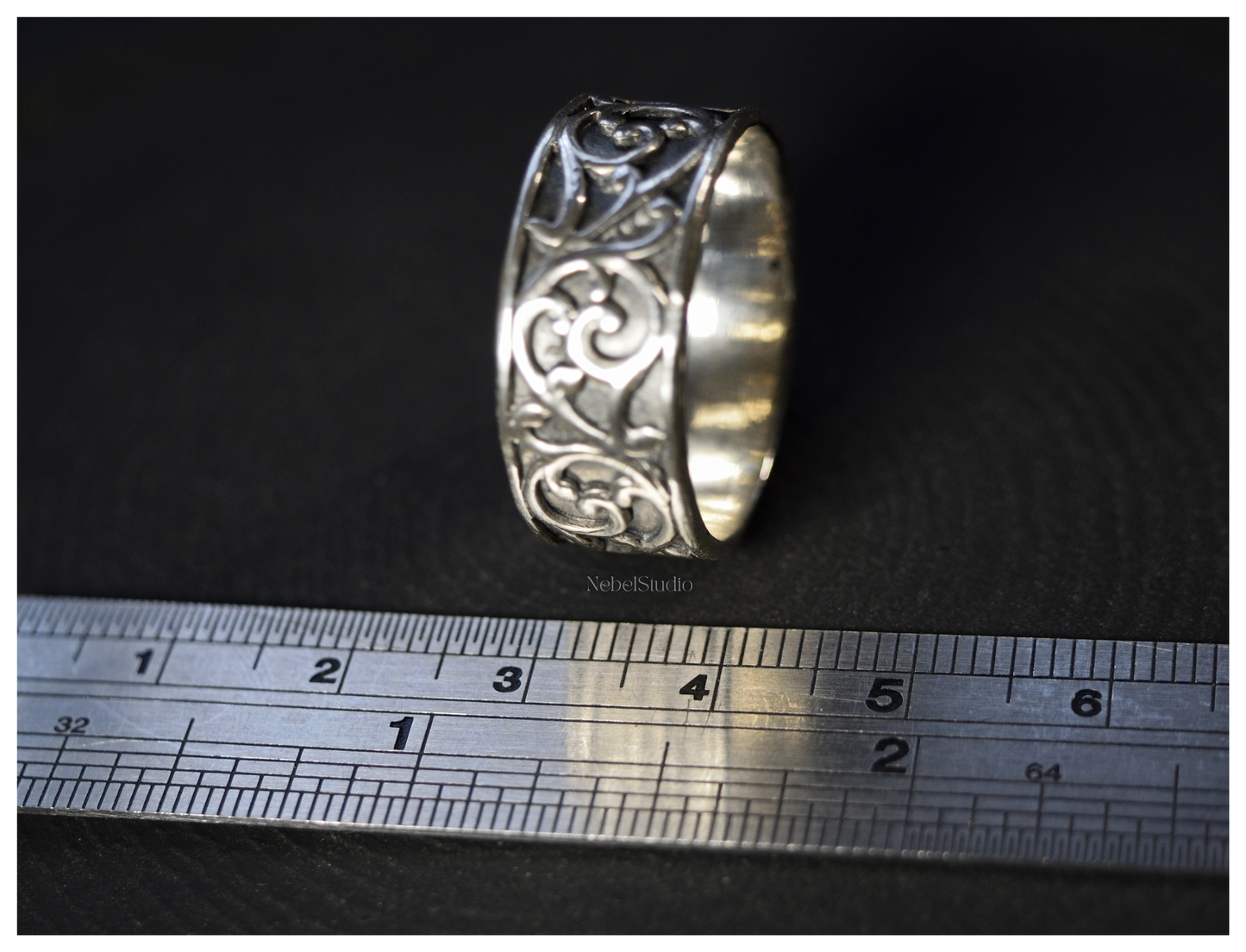 Acanthus ring