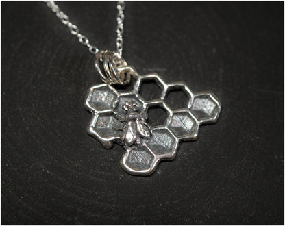 Apis pendant silver