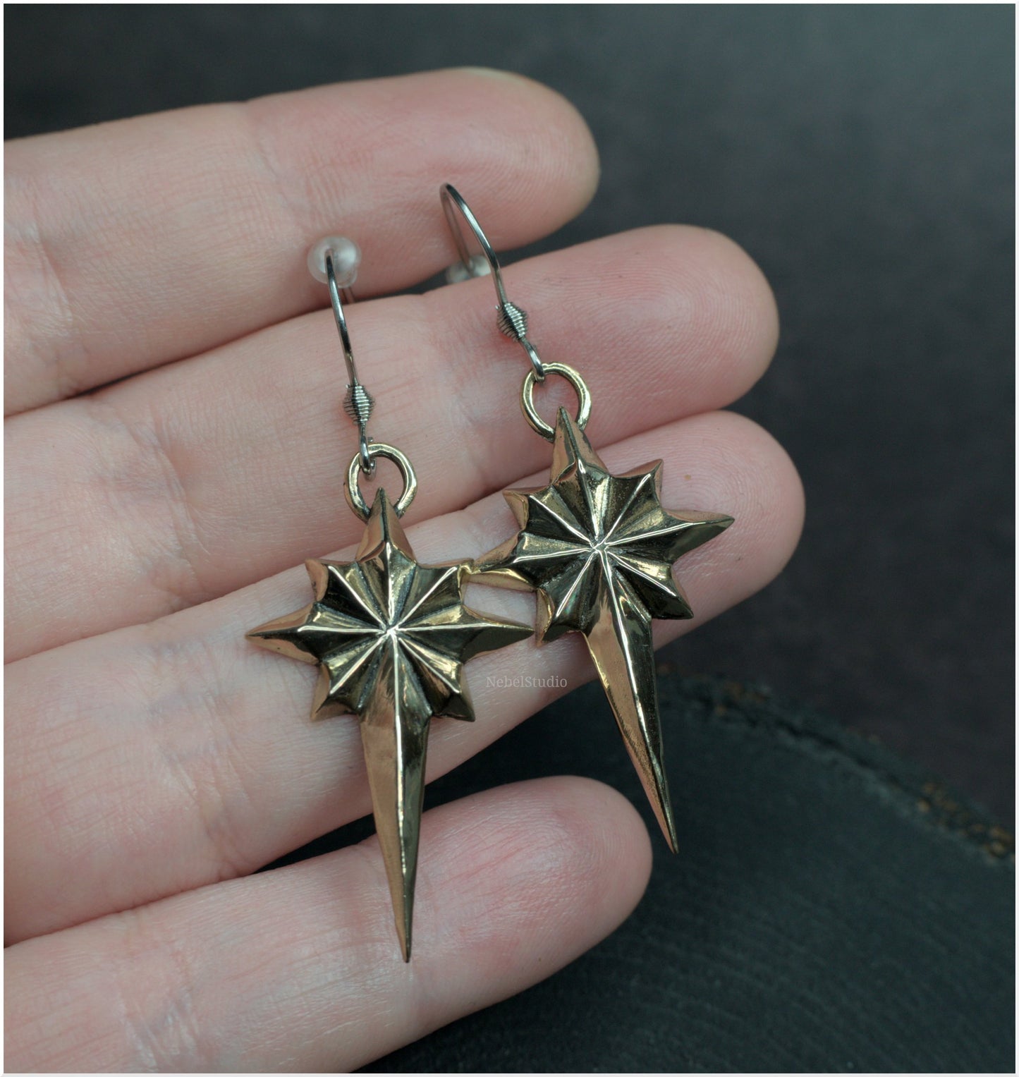 Pendientes estrella sencilla Ad Astra tamaño grande bronce