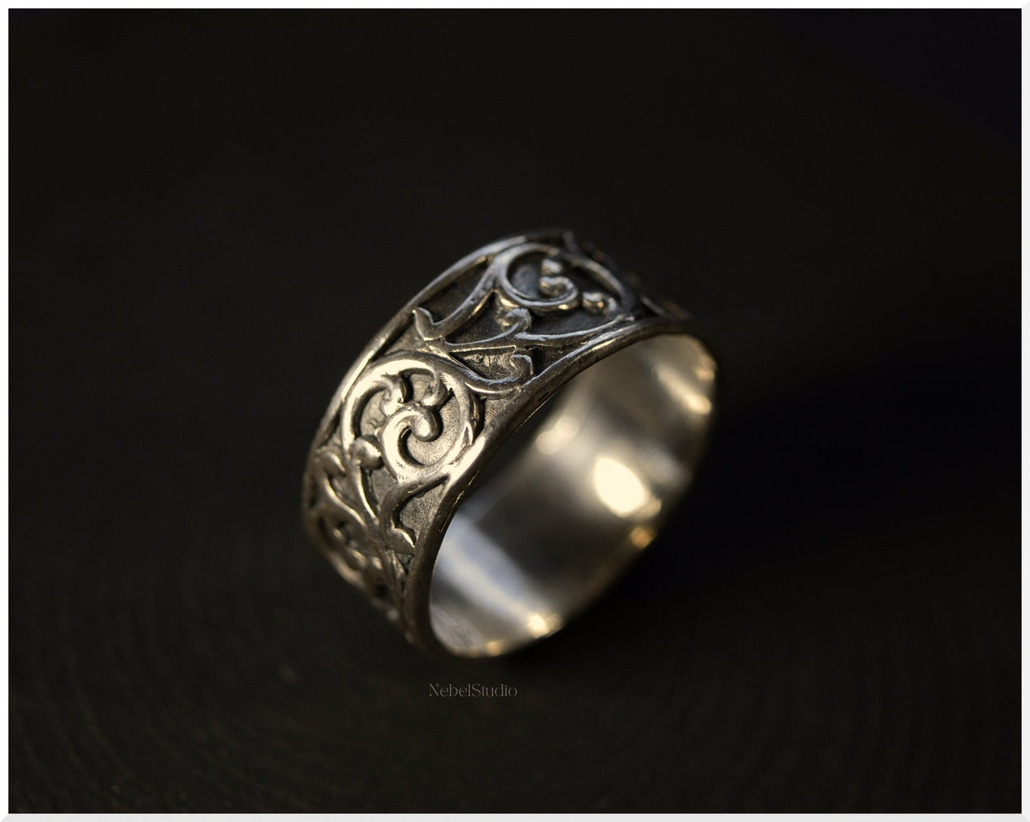 Acanthus bronze ring