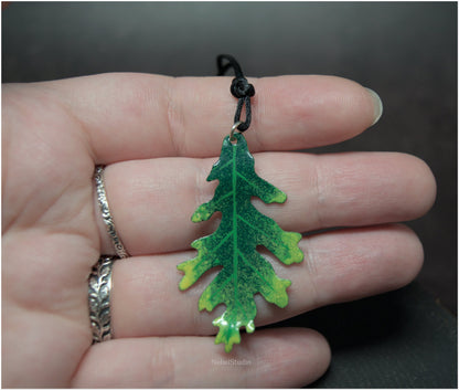 Colgante Hoja de Roble Verde Esmaltado