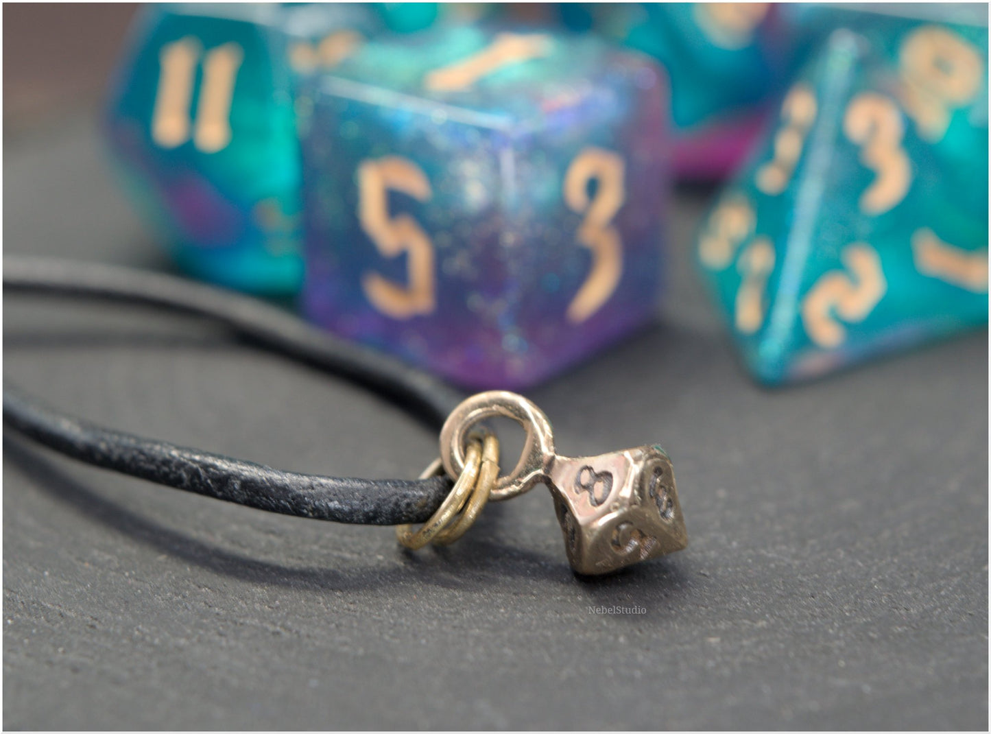 D10- Colgante Plata o Bronce
