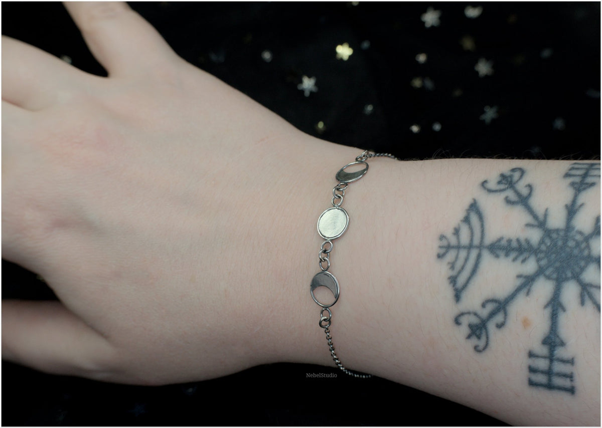 Moon Phases Silver Bracelet "Trivia"