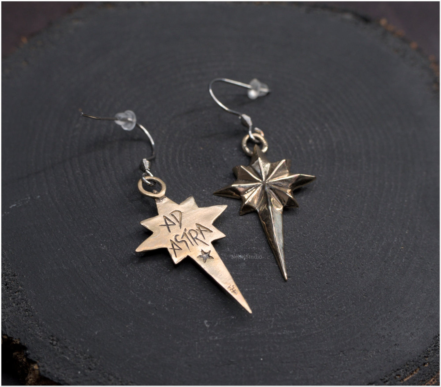 Pendientes estrella sencilla Ad Astra tamaño grande bronce