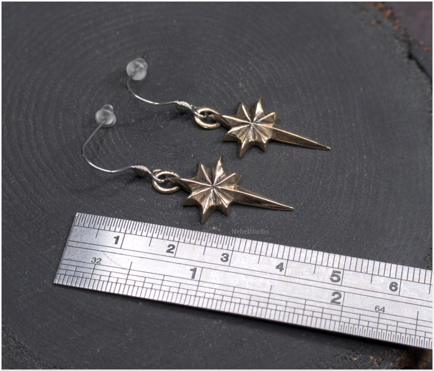 Pendientes estrella sencilla Ad Astra tamaño mediano bronce