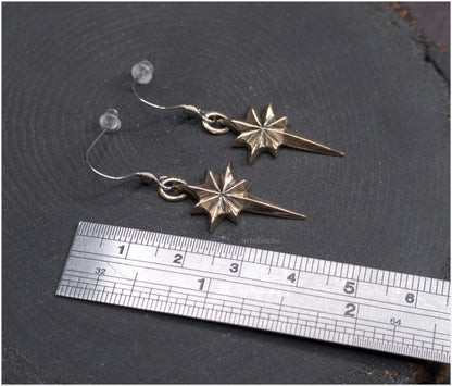 Pendientes estrella sencilla Ad Astra tamaño mediano bronce