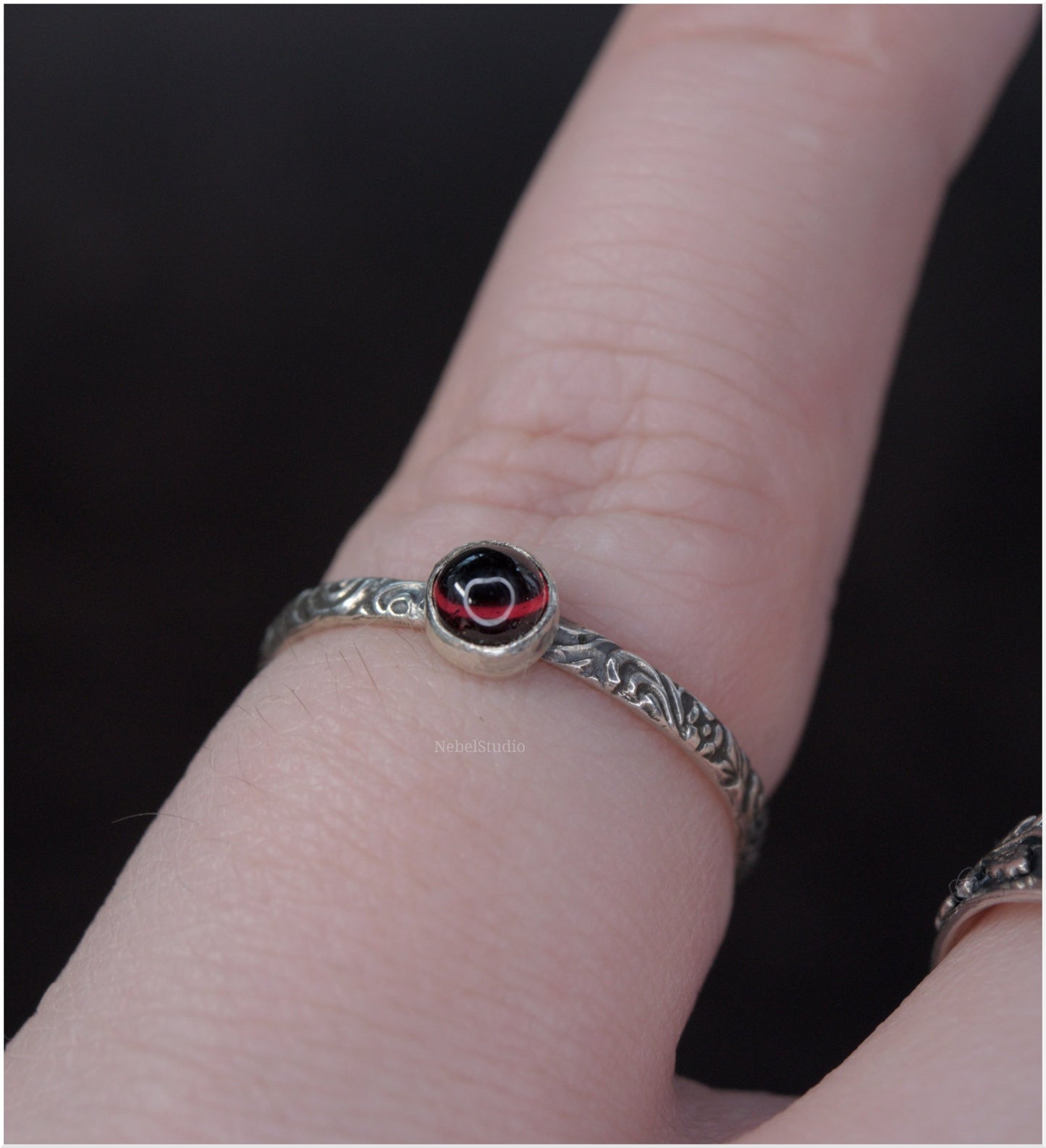 Anillo Rose plata con Granate