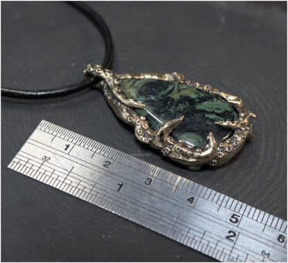 Colgante Pulp Nouveau Bronce y Jaspe de Kambaba - Pieza única 7