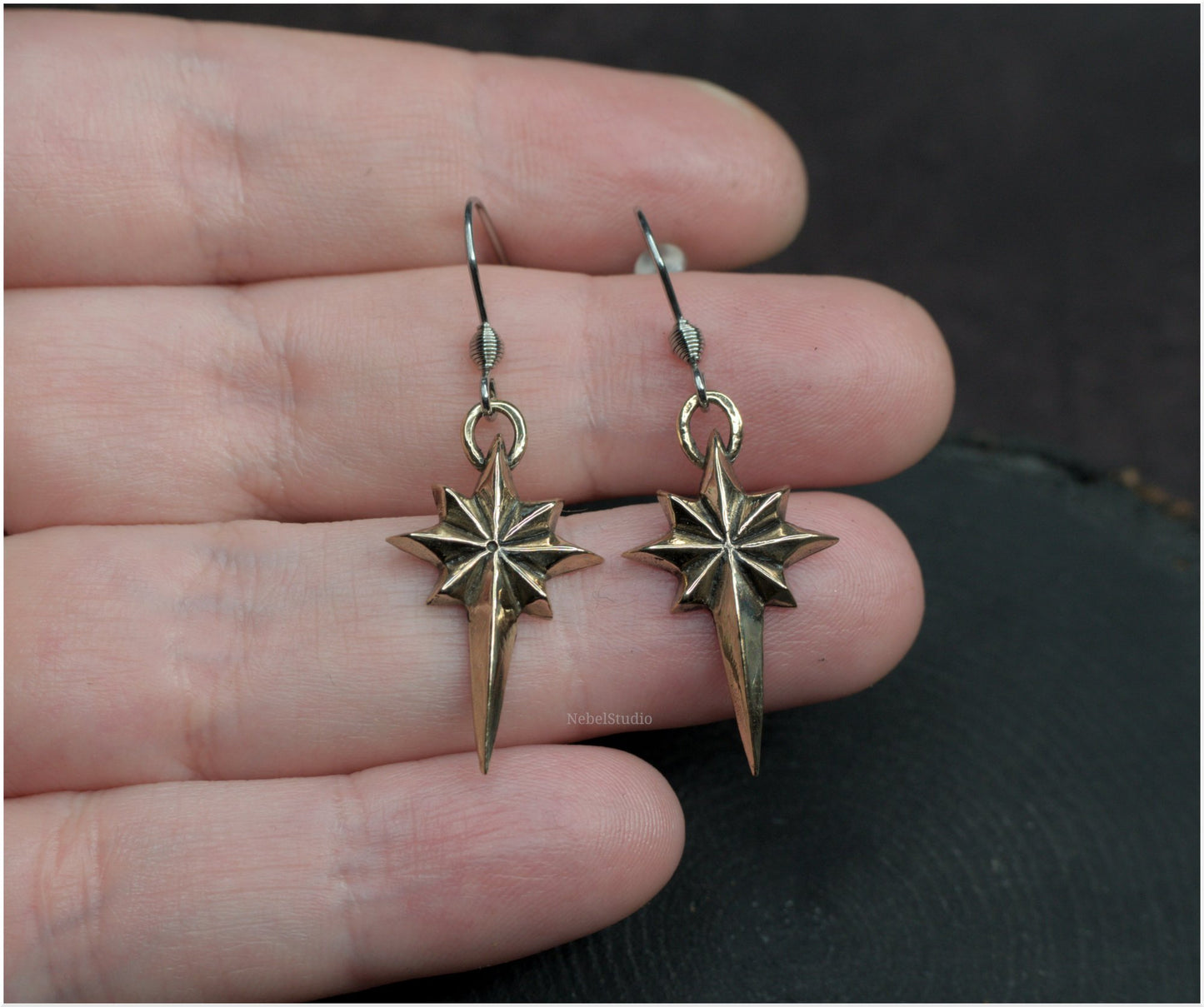 Pendientes estrella sencilla Ad Astra tamaño mediano bronce