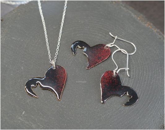 Pendant and earrings heart with cat