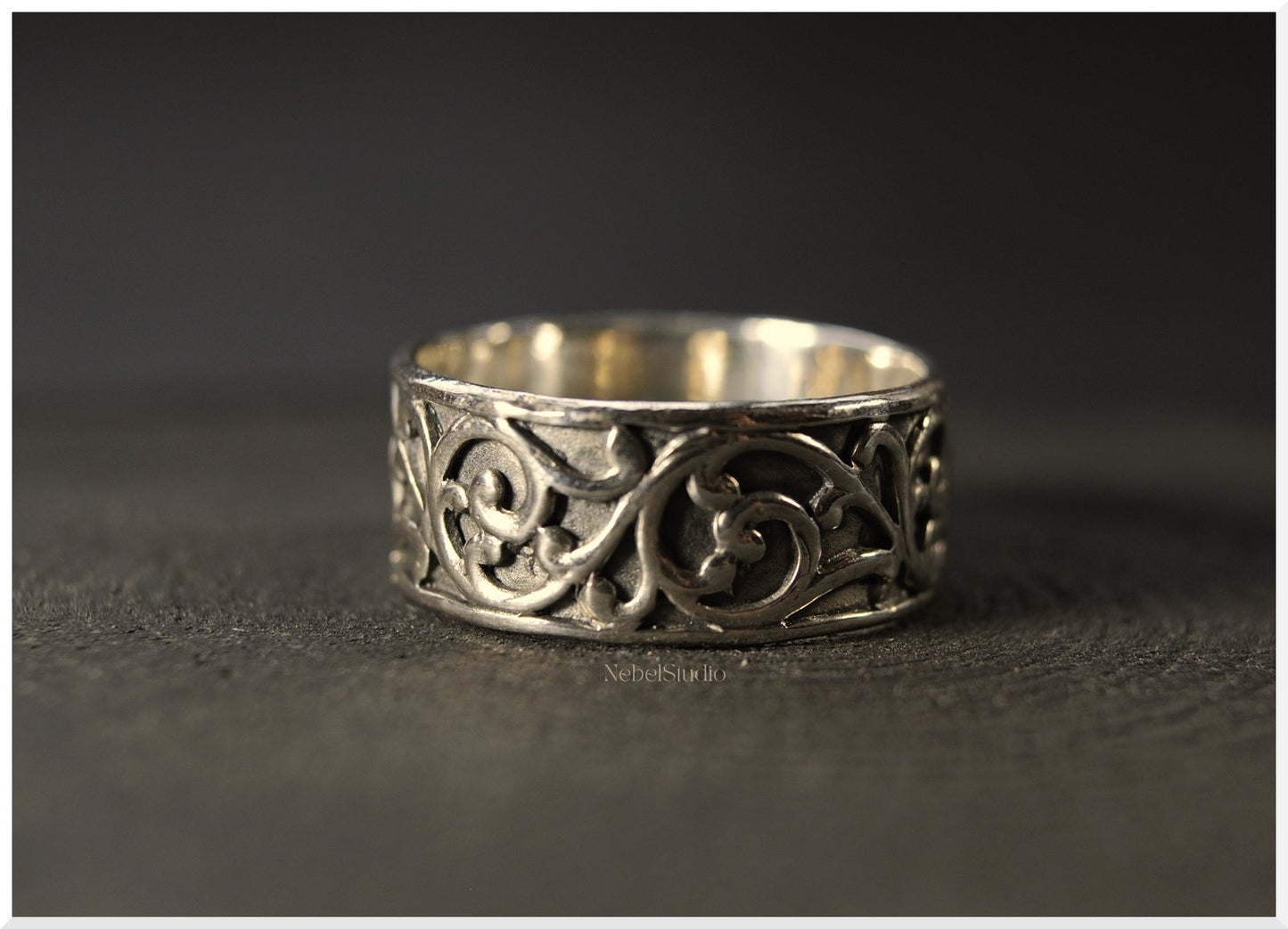 Acanthus bronze ring