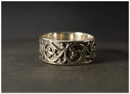 Acanthus bronze ring