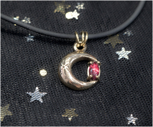Colgante Luna de bronce con granate talla marquesa