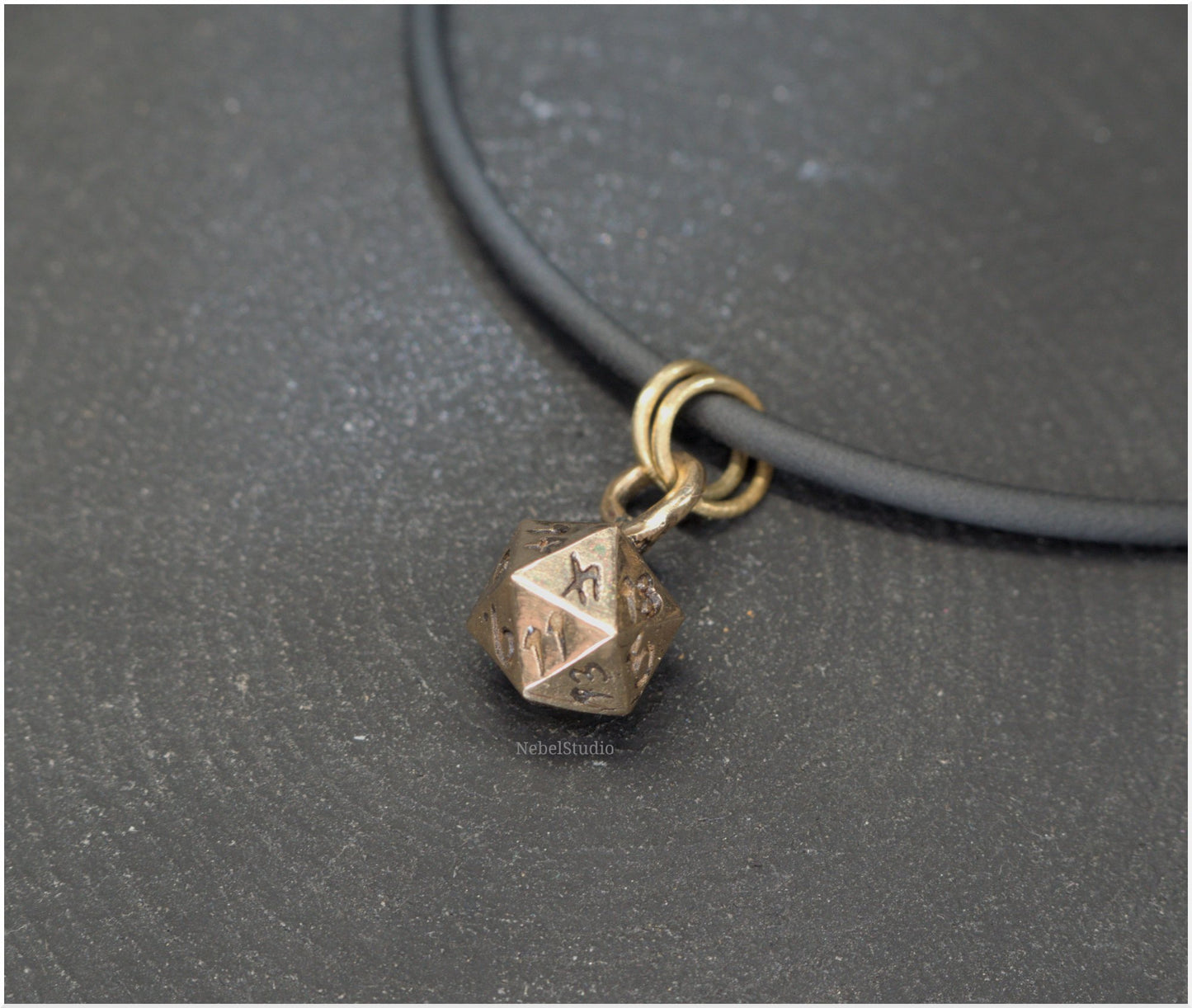D20-Bronze Pendant