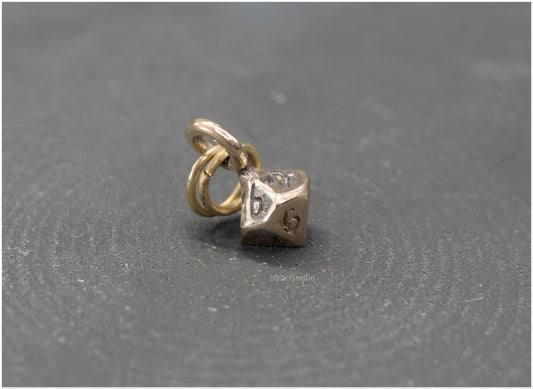 D10- Colgante Bronce