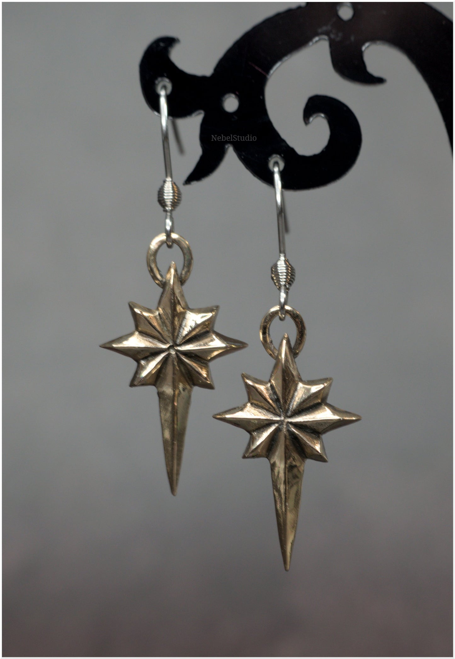 Pendientes estrella sencilla Ad Astra tamaño mediano bronce