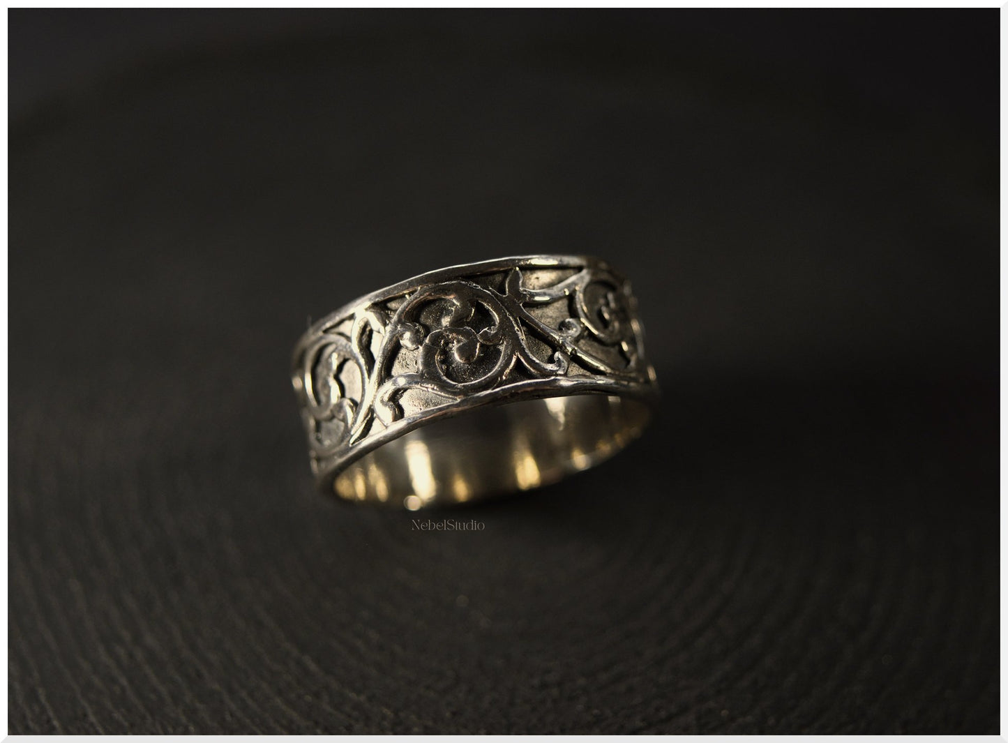 Acanthus bronze ring