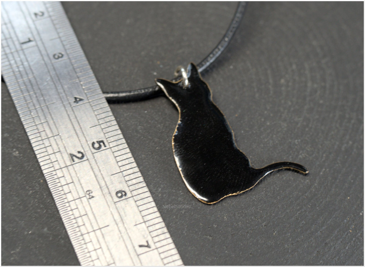 Colgantes de siluetas de gato Ada