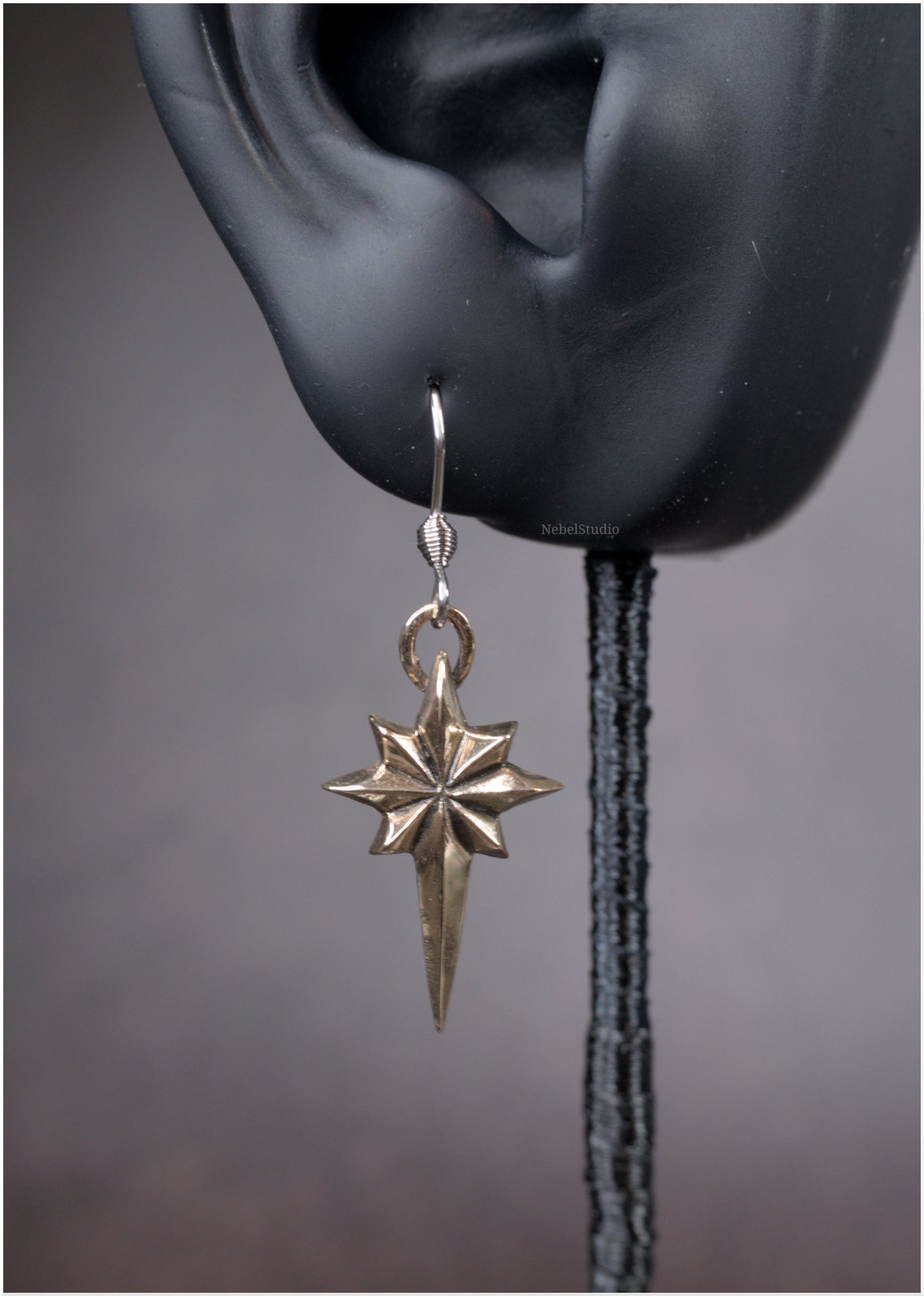 Pendientes estrella sencilla Ad Astra tamaño mediano bronce