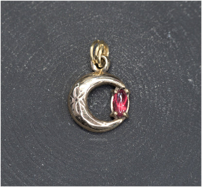 Pendant Moon bronze garnet