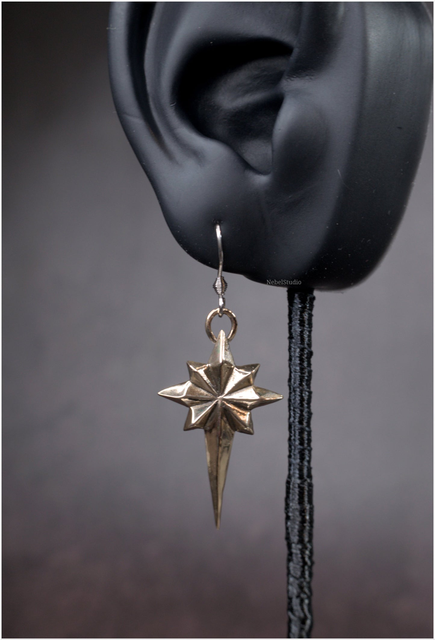 Pendientes estrella sencilla Ad Astra tamaño grande bronce