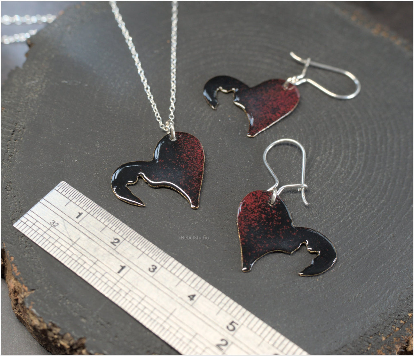 Colgante y pendientes corazón con gato