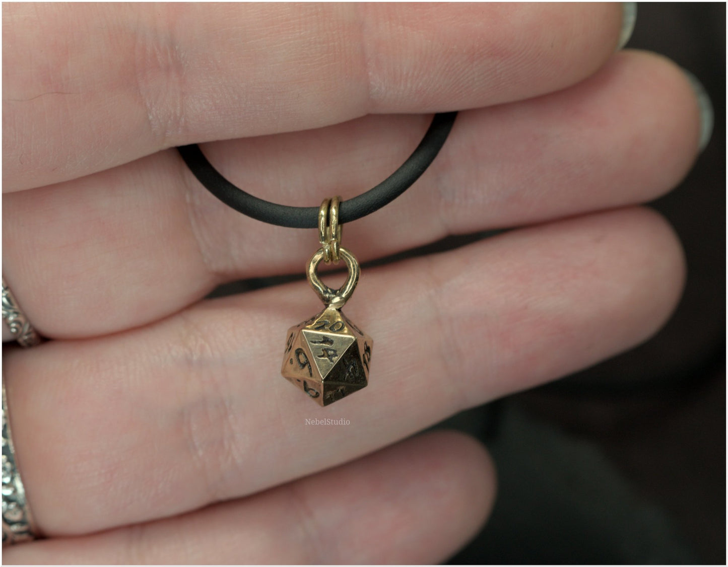 D20-Bronze Pendant