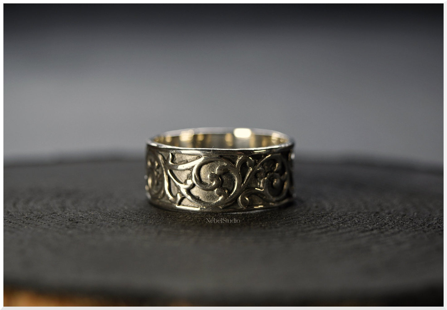 Acanthus bronze ring