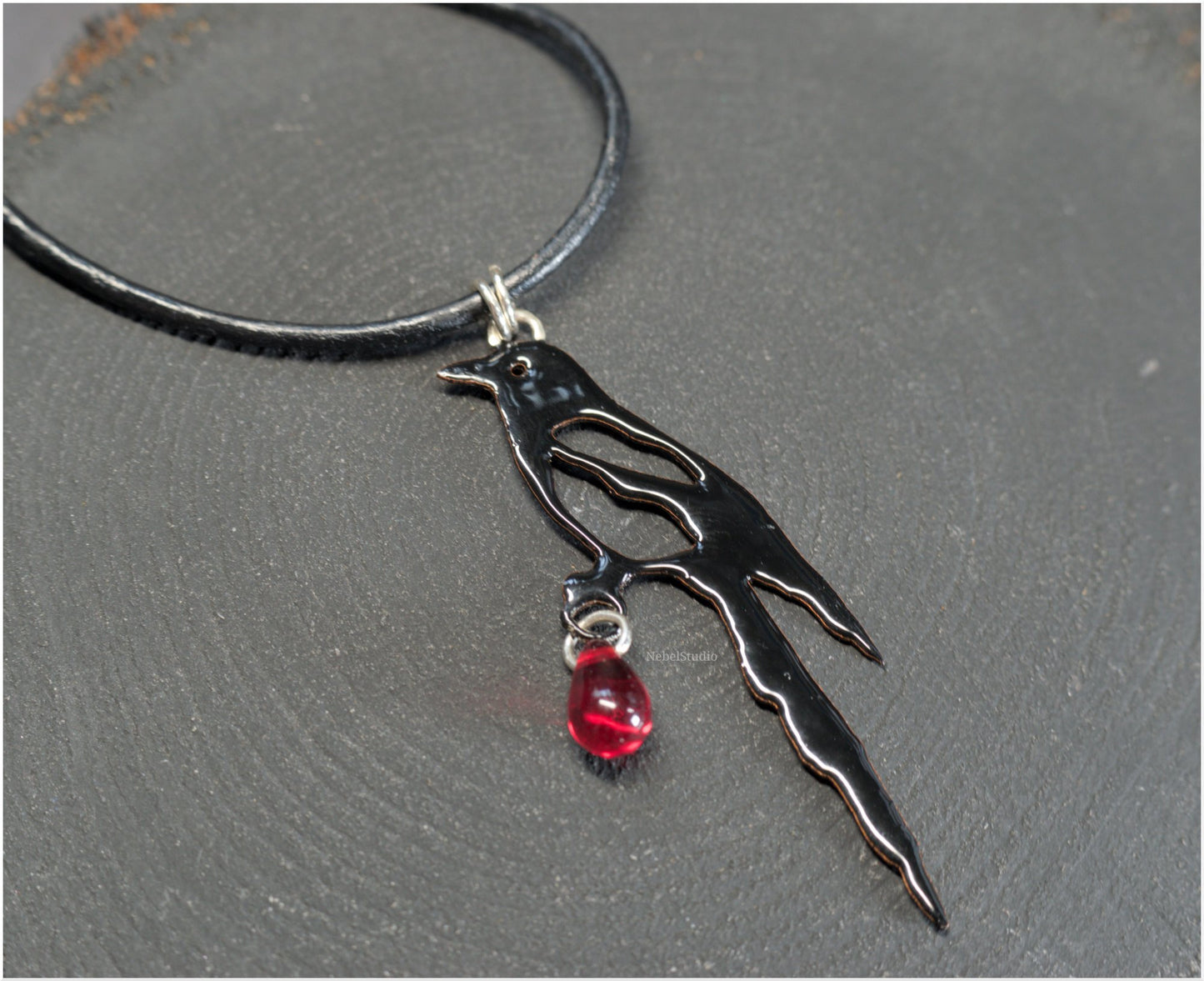 Colgante y pendientes Urraca