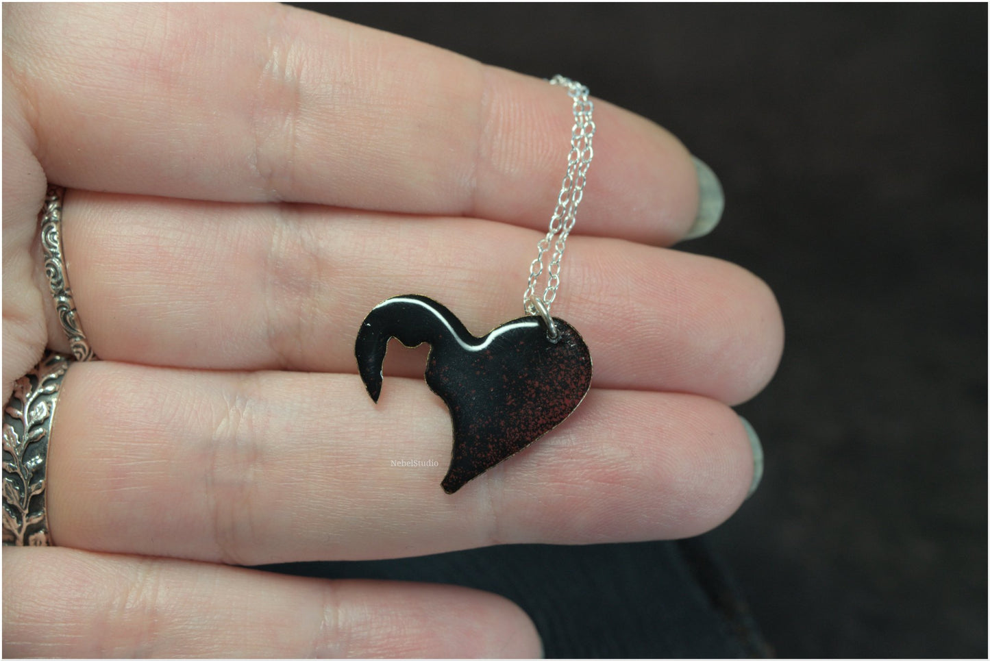 Colgante y pendientes corazón con gato