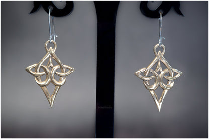 Earrings Celtic knot Scáthach bronze