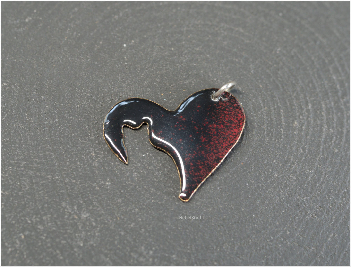 Colgante y pendientes corazón con gato