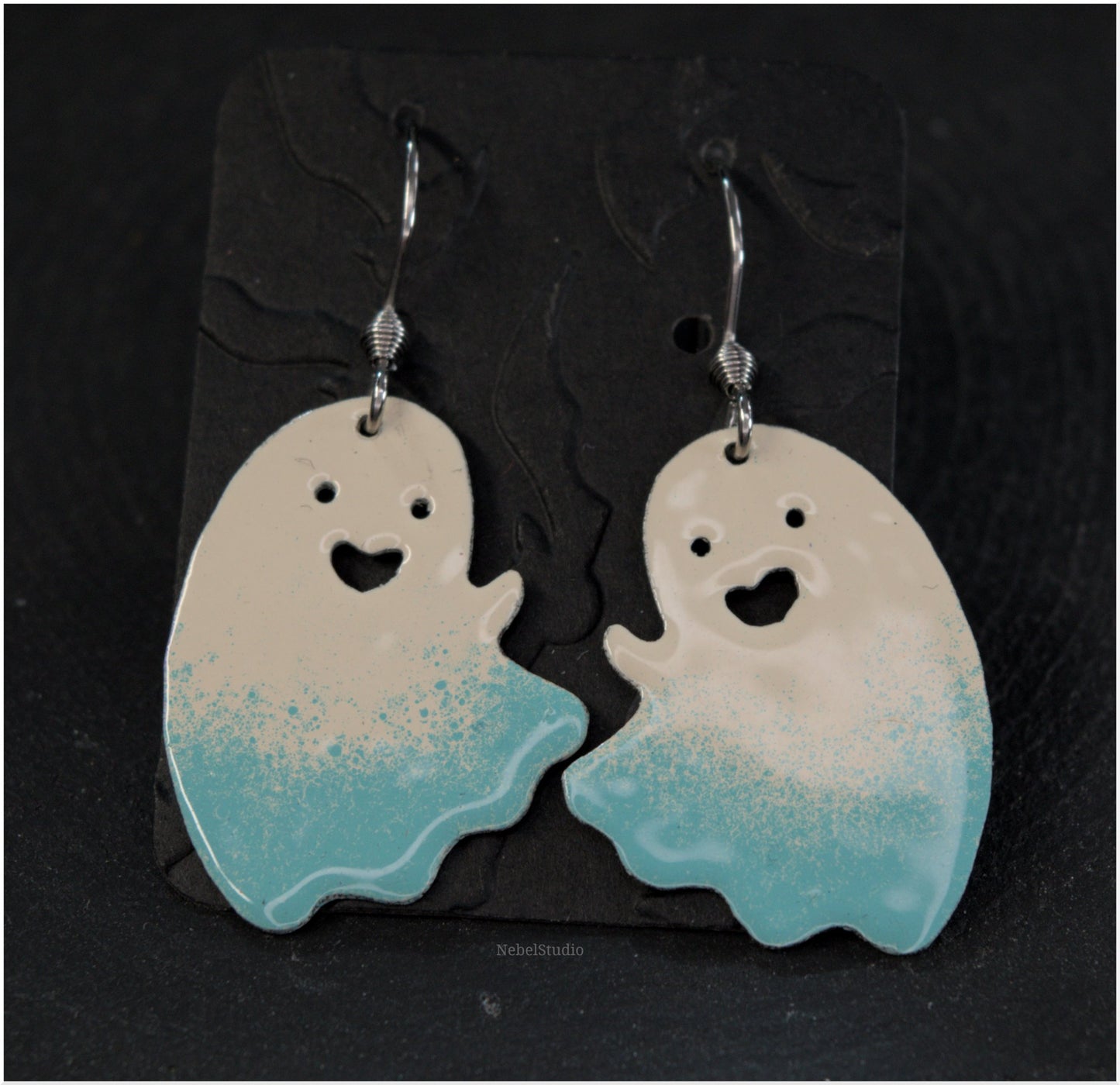 Pendientes Fantasmas