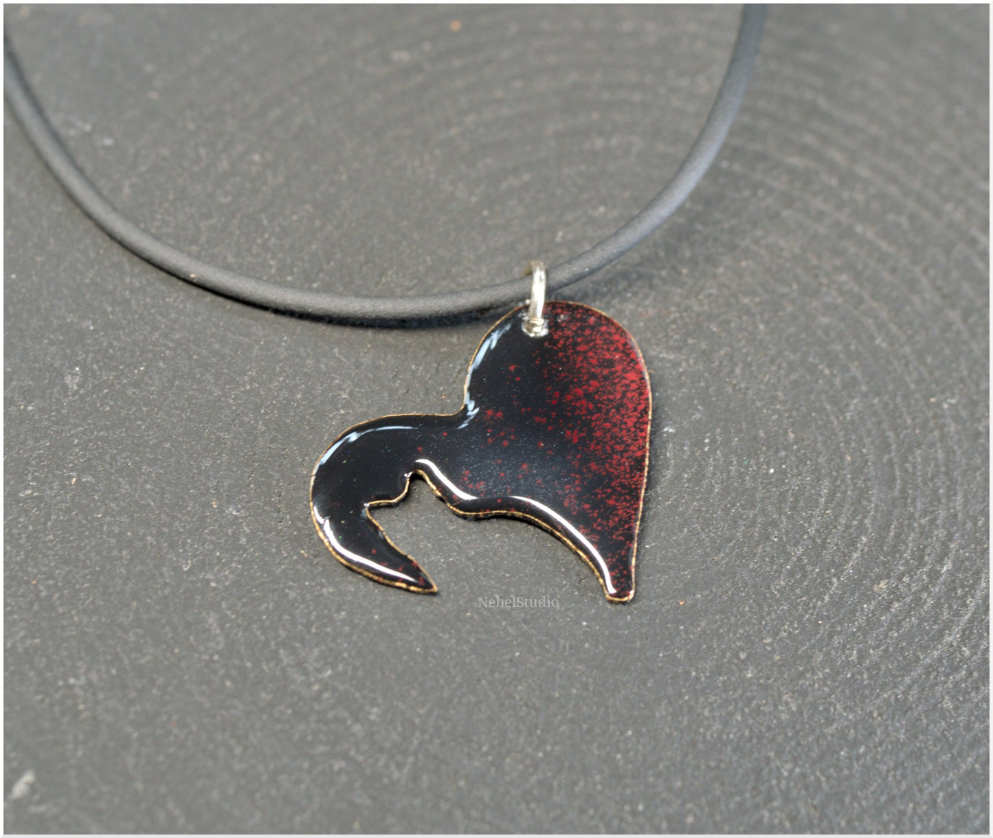 Colgante y pendientes corazón con gato