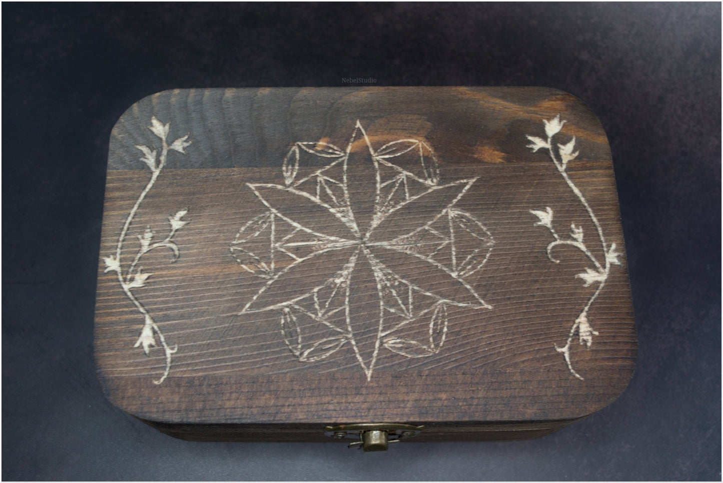 Caja de madera grabada- Modelo 1