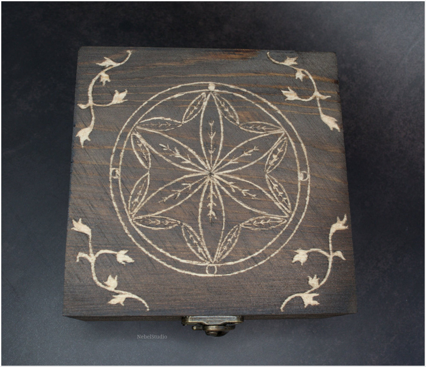 Caja de madera grabada- Modelo 2