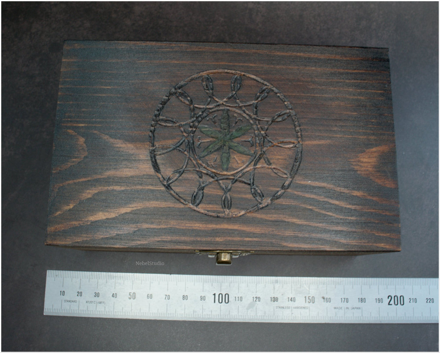 Engraved wooden box - Model 3