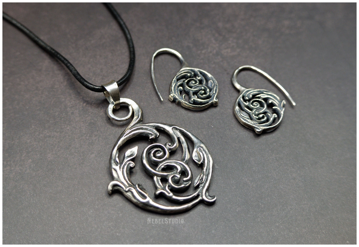 Earrings Acanthus silver or bronze