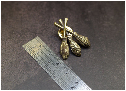 Pin Escobas Moiras bronce medidas