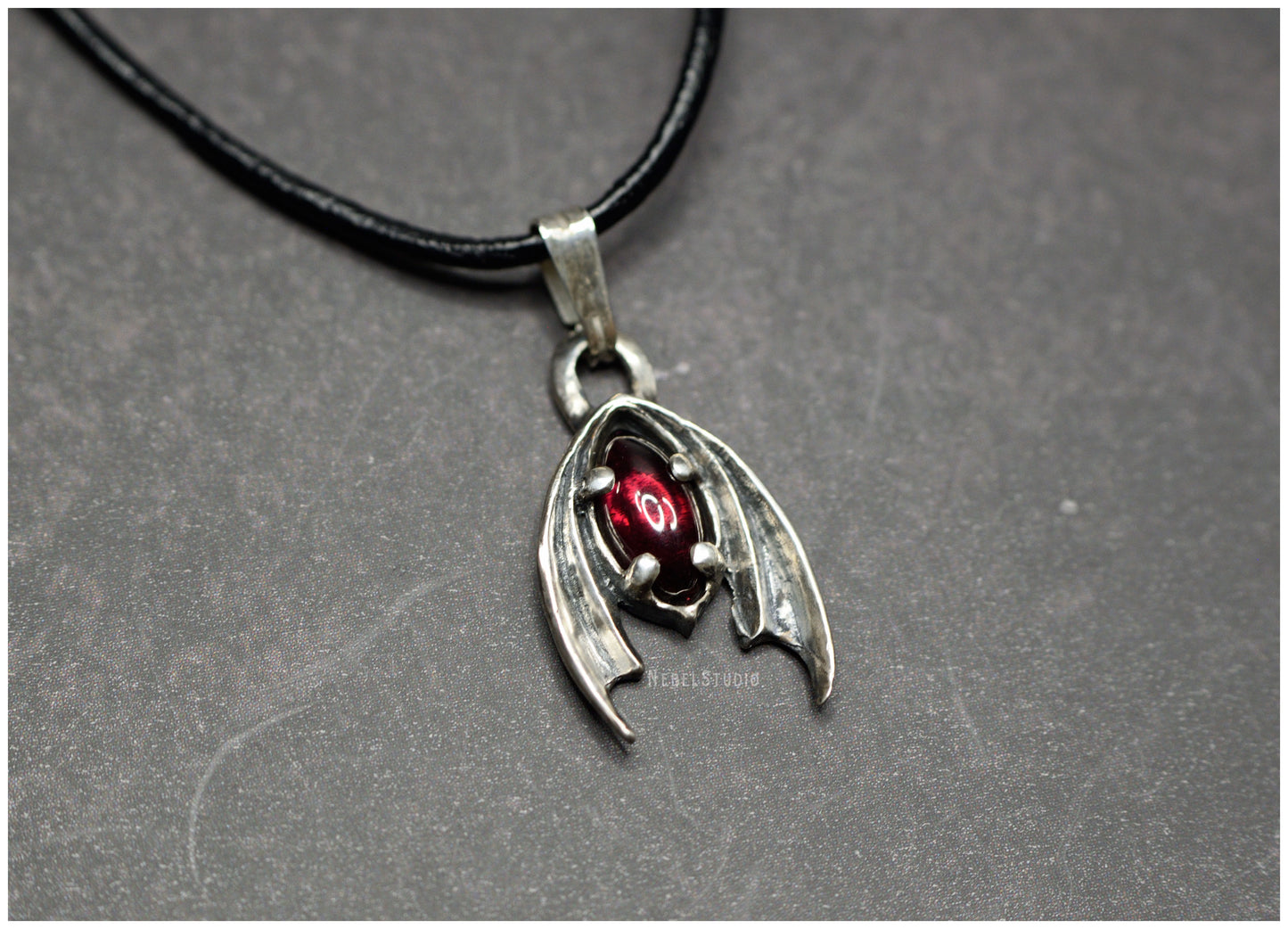 Pendant Bat! Silver with marquise garnet 